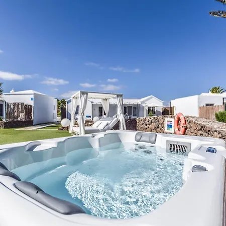 Villas New Lanzasuites Plus Playa Blanca  Exterior photo